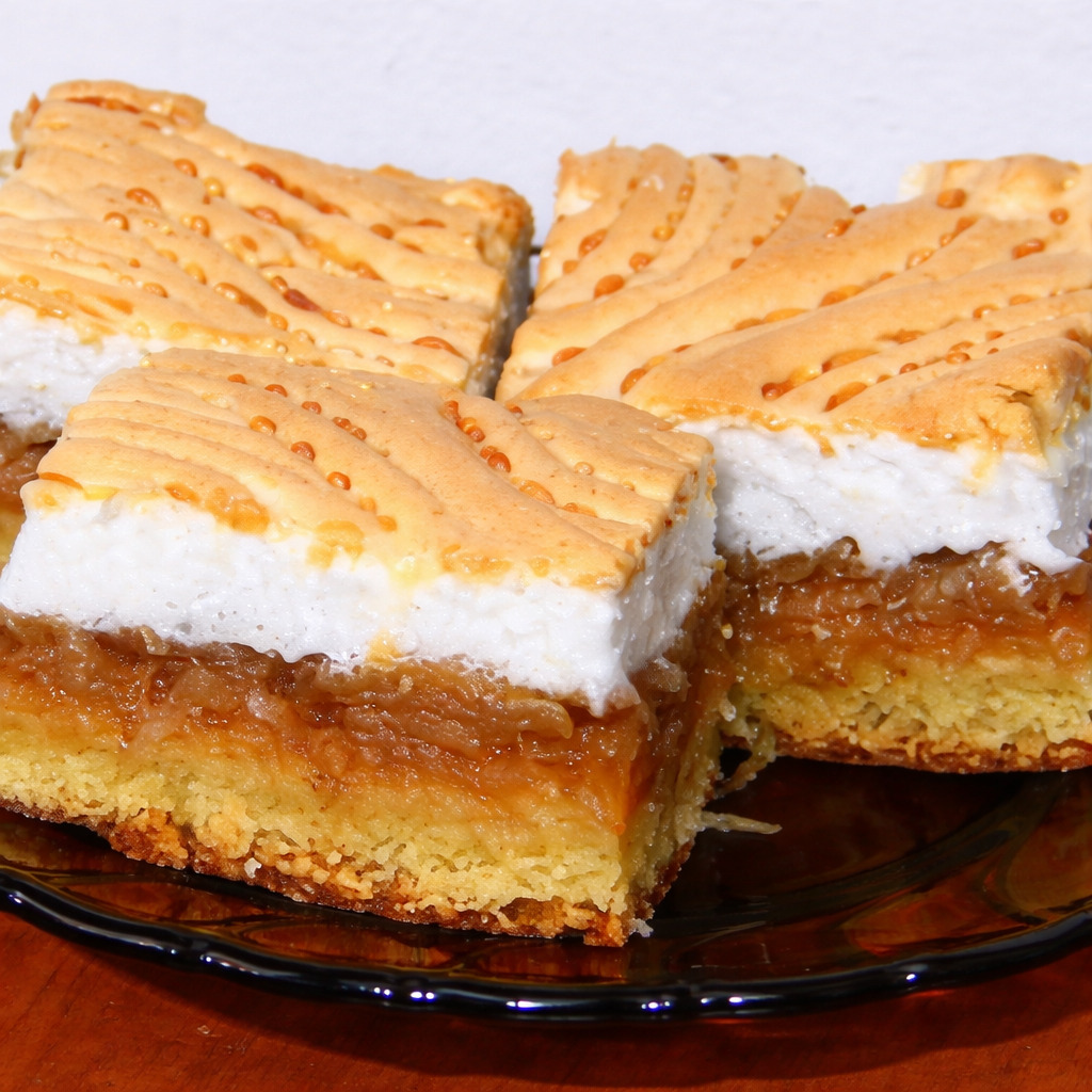 Desert prajitura cu mere si bezea