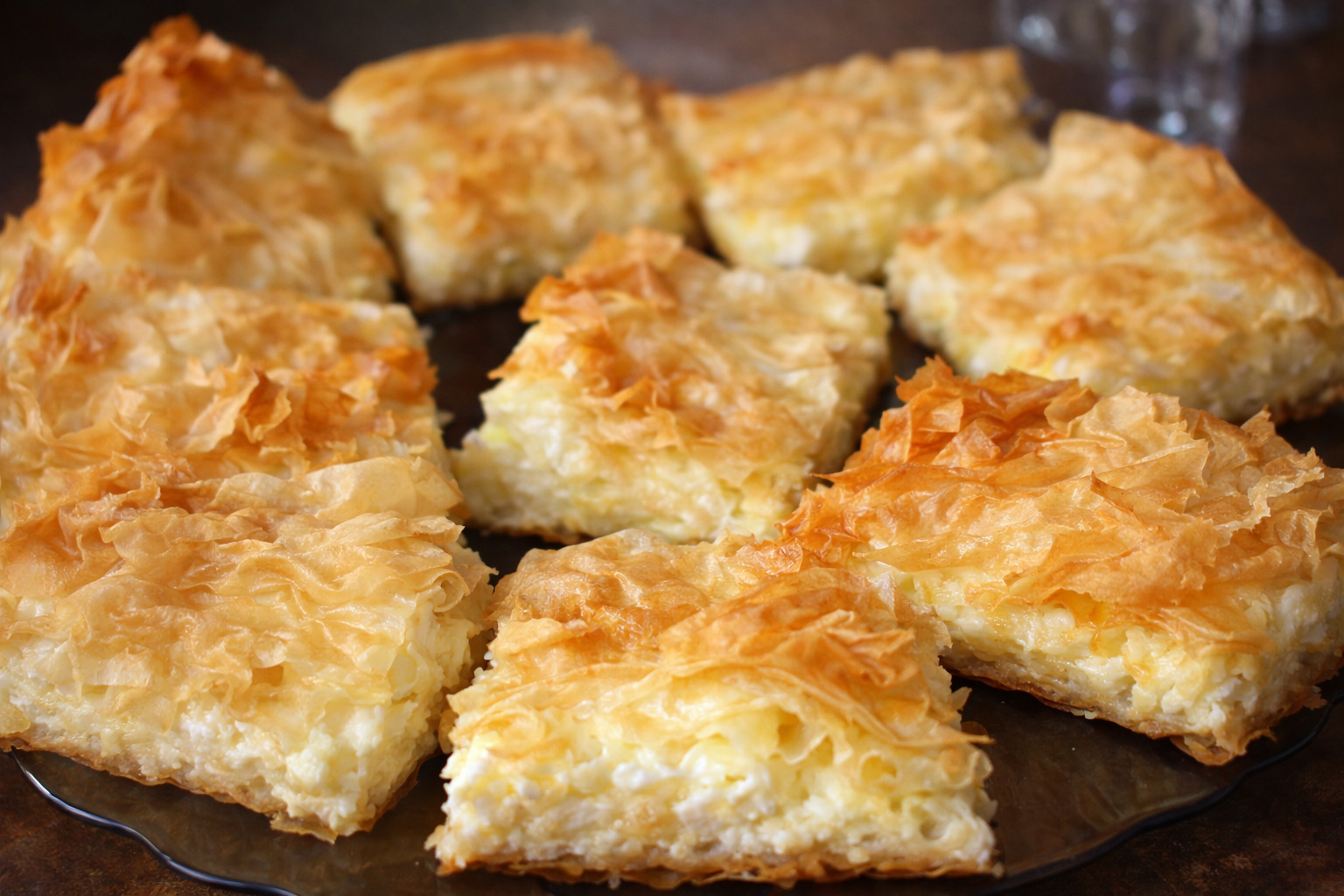 Placinta cu branza de oaie si smantana