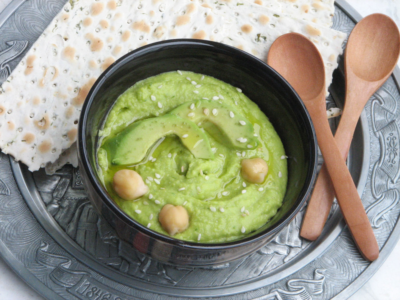 Hummus cu avocado