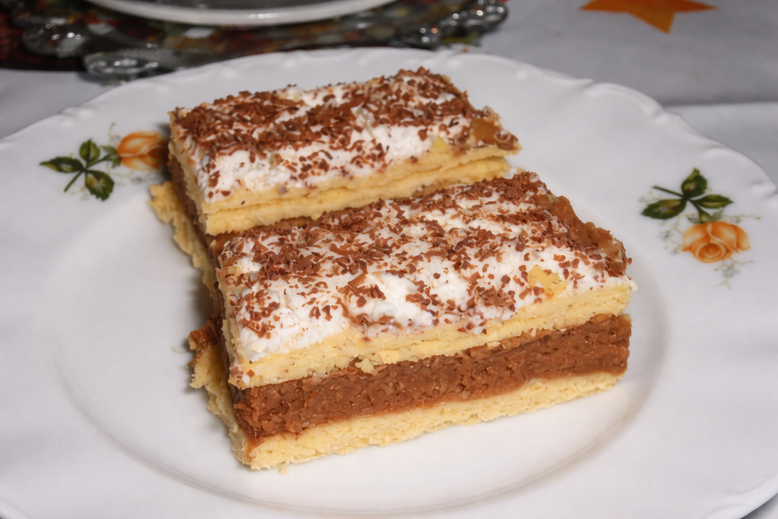 Prajitura cu foaie sfaramata si rom