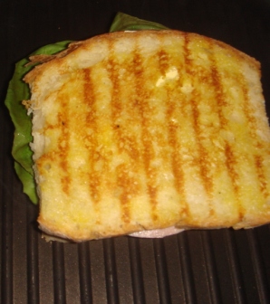 Sandwich cald cu cascaval a la Nigella