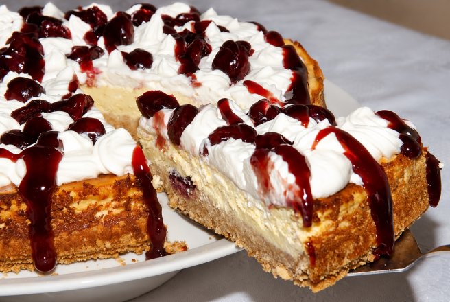 Desert cheesecake cu cirese
