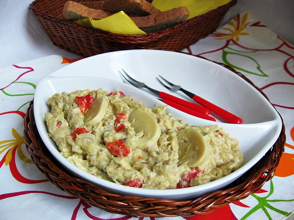 Salata de vinete cu ciuperci, ardei copt si maioneza