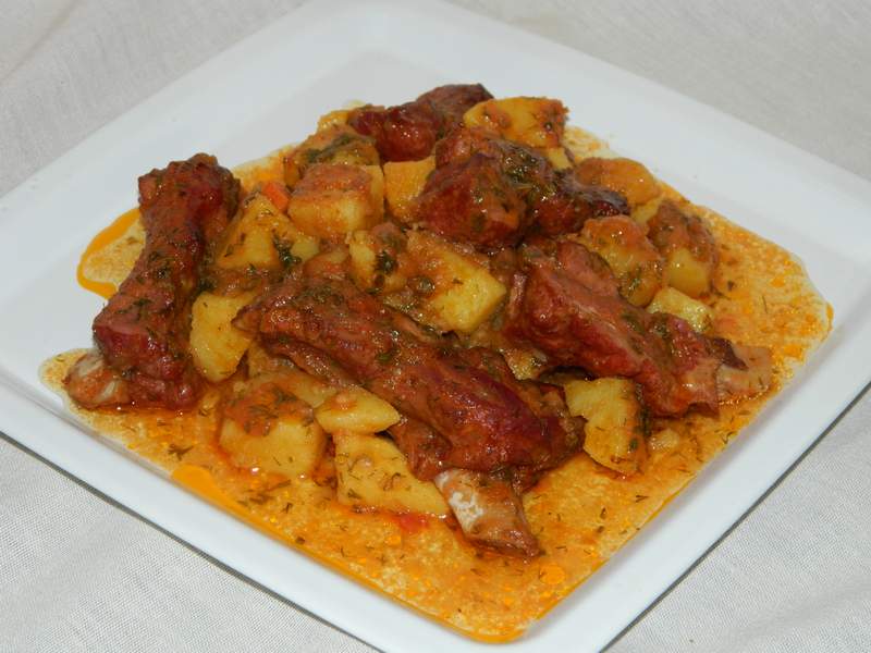 Reteta delicioasa de mancare de cartofi cu coaste