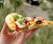 Pizza vegetariana cu blat subtire si crocant-1