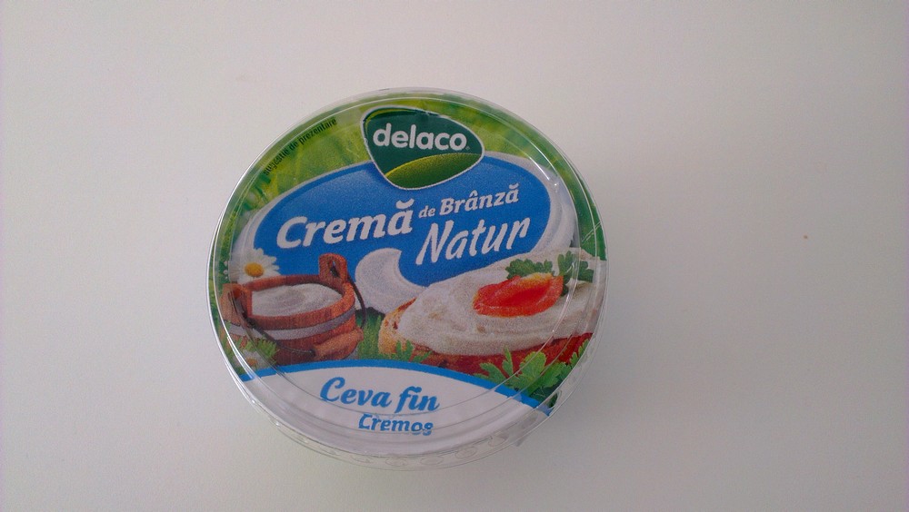 Prajitura cu crema de branza si capsuni