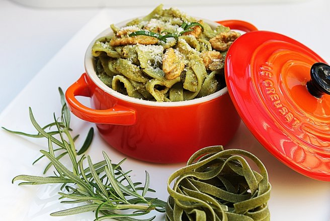 Tagliatelle cu spanac in sos pesto