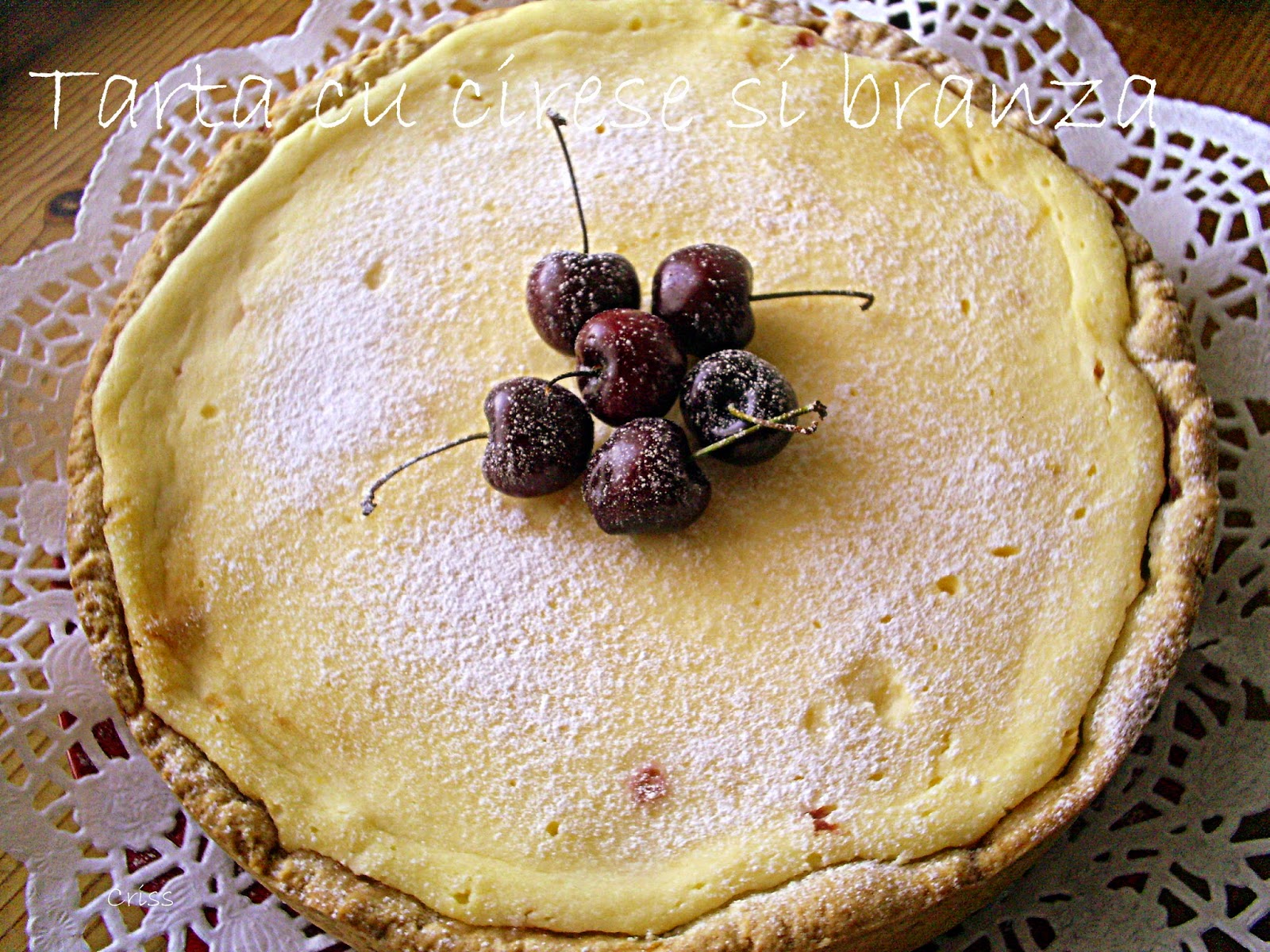 Tarta cu cirese si crema de branza