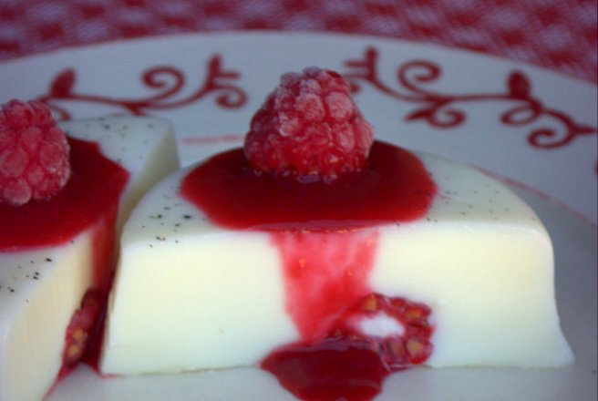 Panna cotta cu zmeura