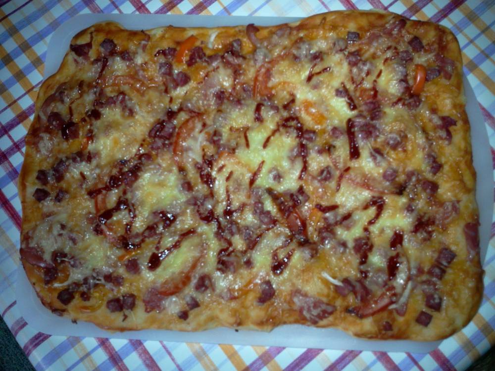 Pizza cu blat subtire