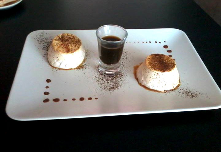 Panna cotta cu cafea