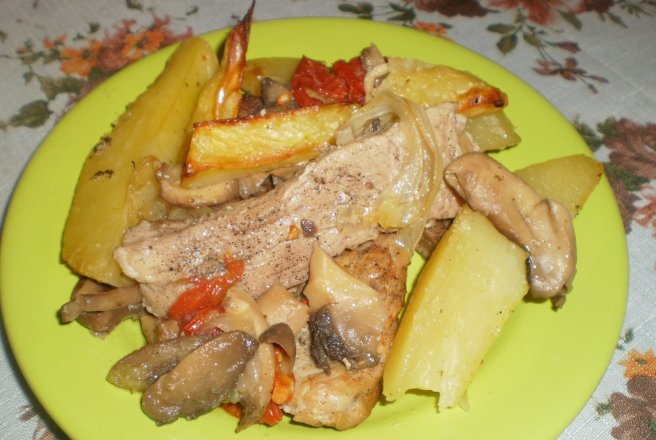 Carne cu ciuperci la cuptor