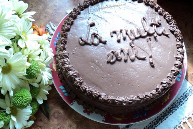 Tort cu crema de ciocolata, de post