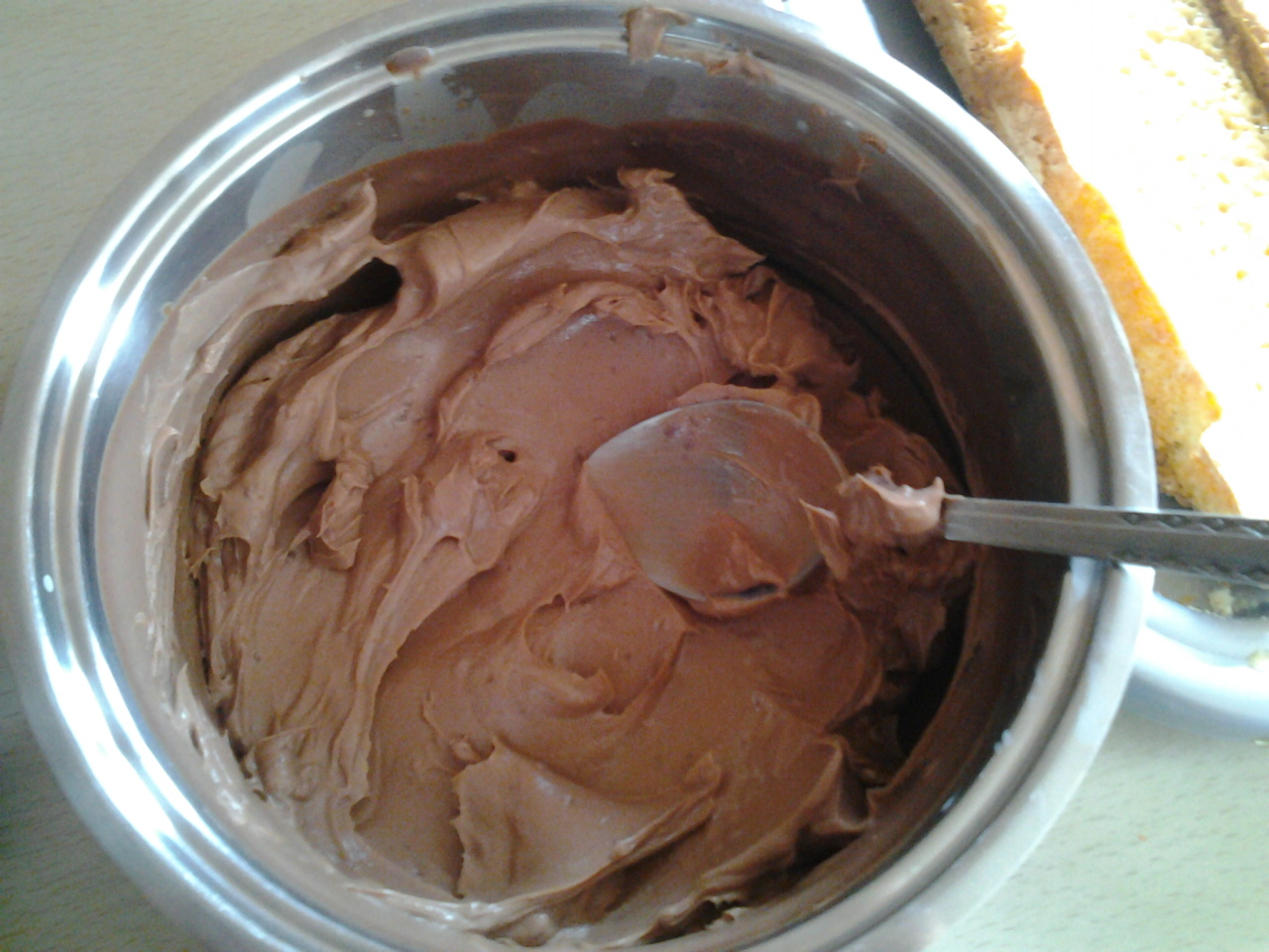 Tort cu crema ganache si capsuni