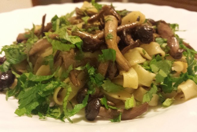 Tagliatelle con funghi pioppini