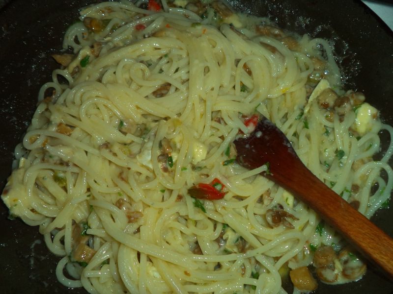 Spaghete cu pleurotus si branzeturi