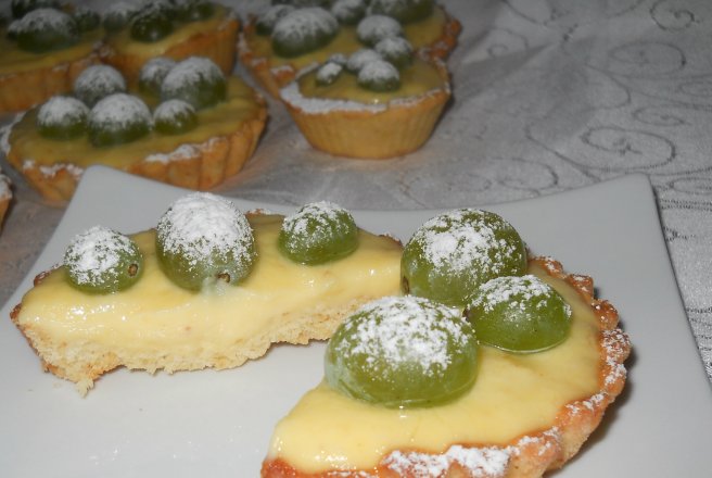 Mini tarte cu struguri