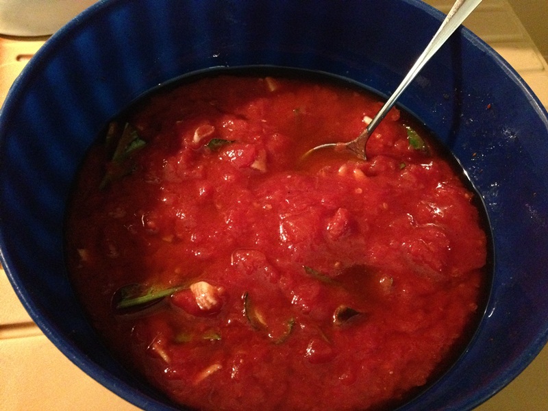 Tagliatelle con sugo fresco di pomodoro