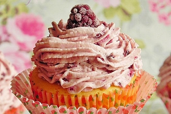 Cupcakes cu crema de mure