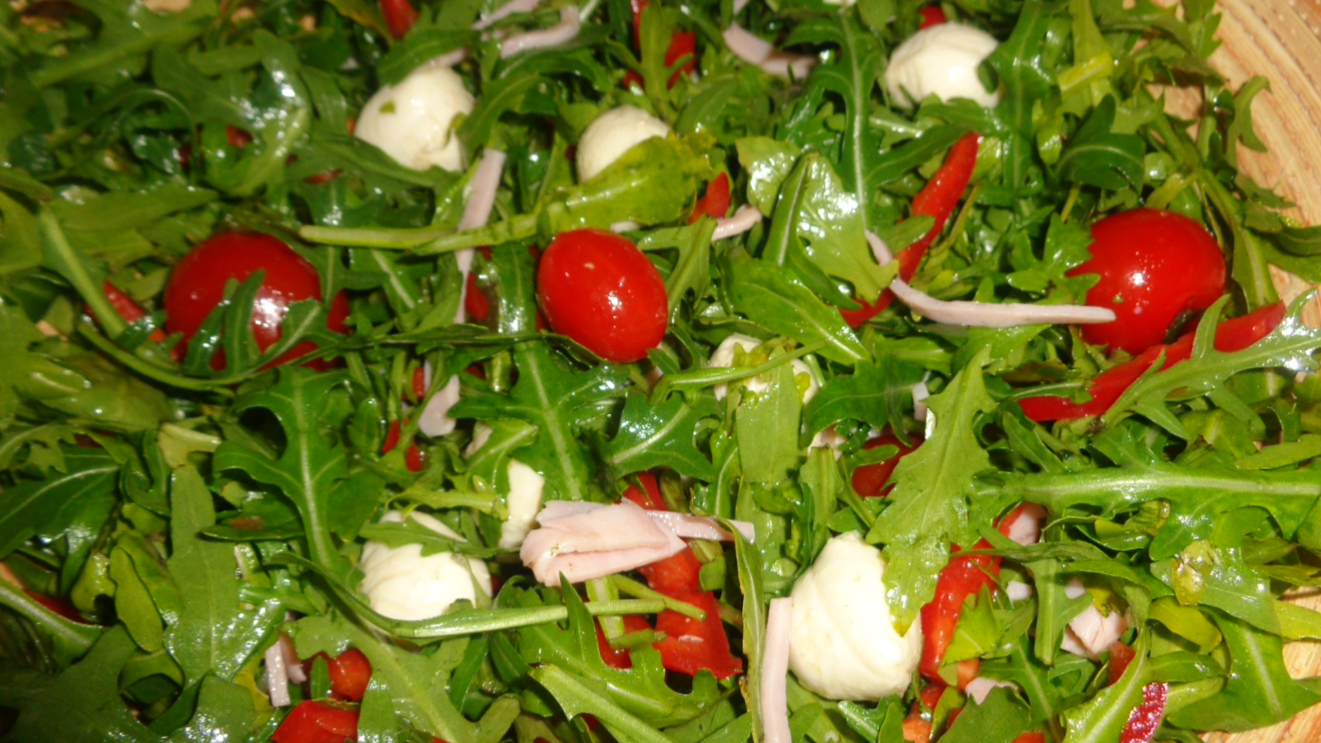 Salata de rucola cu mozzarella