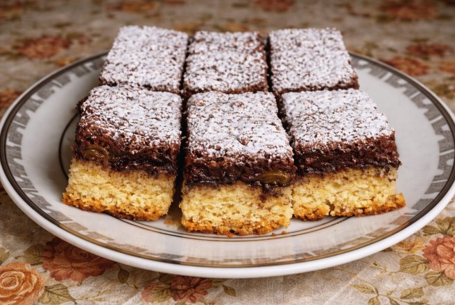 Prajitura cu nuca si gem