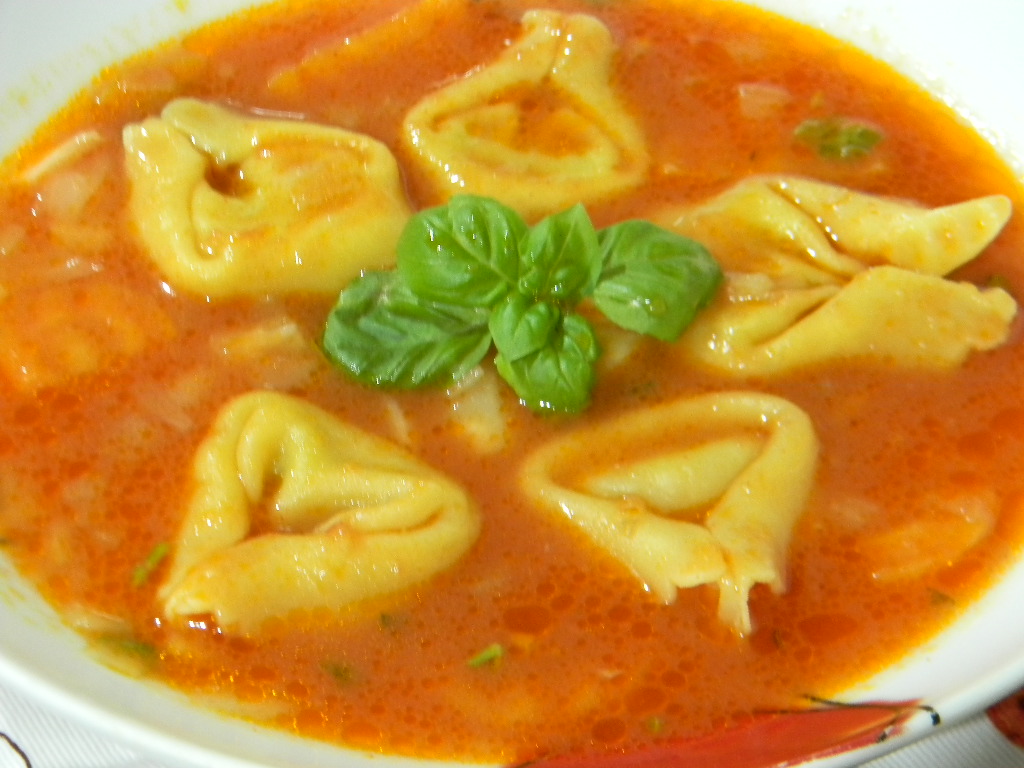 Supa de rosii cu tortellini