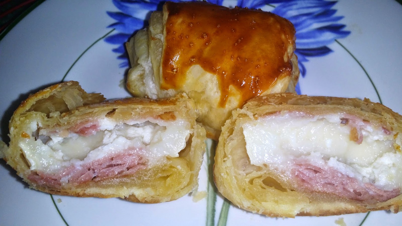 Aperitiv cu bacon si branza de capra