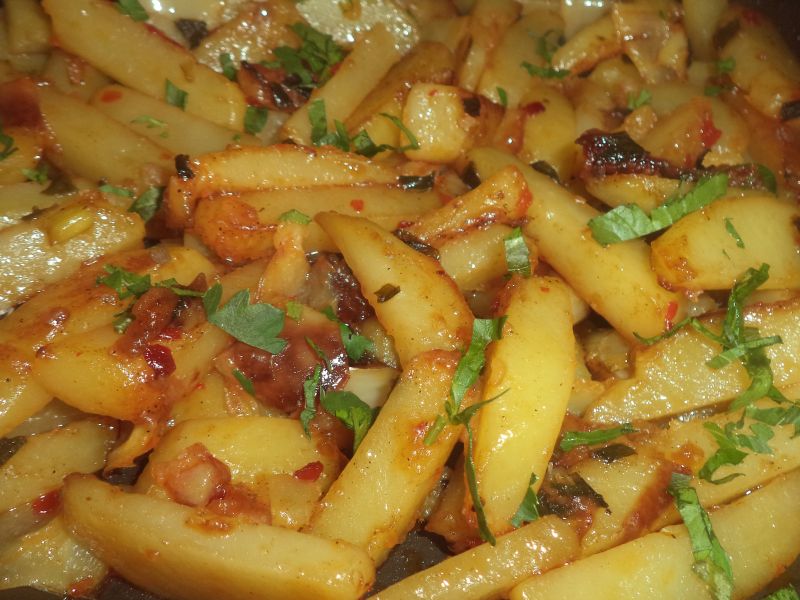 Cartofi caramelizati la tigaie