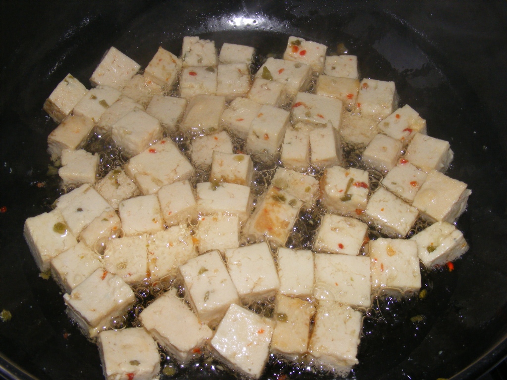 Salata de post cu paste si branza tofu