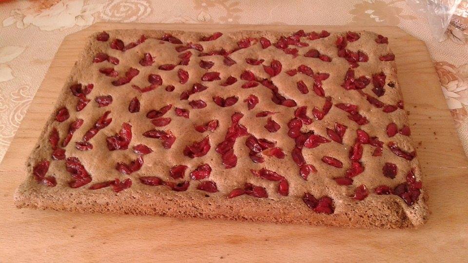 Prajitura cu crema de ciocolata si visine
