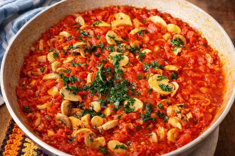 Mancare de rosii cu ciuperci