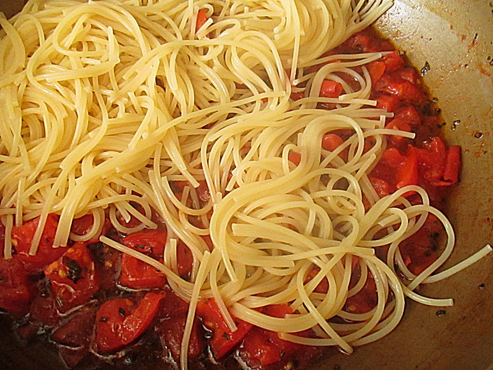 Spaghetti alla checca sul rogo