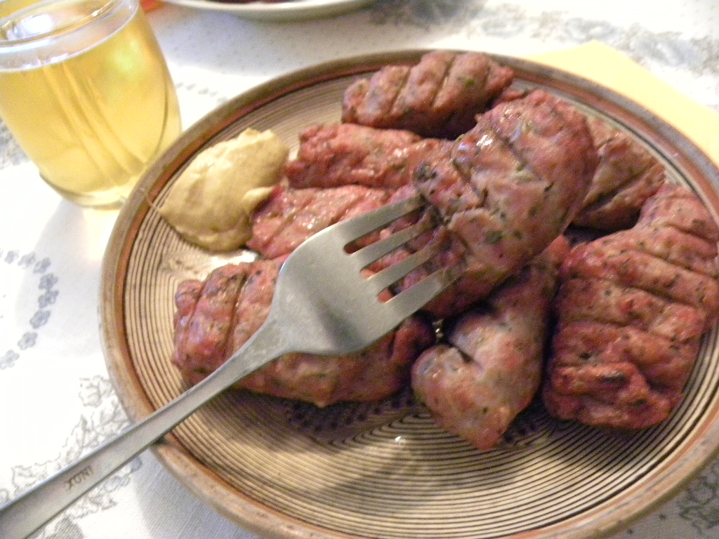 Mici din carne de porc și carne de vită