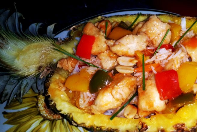 Pui cu orez in ananas - Khao phad sapparod