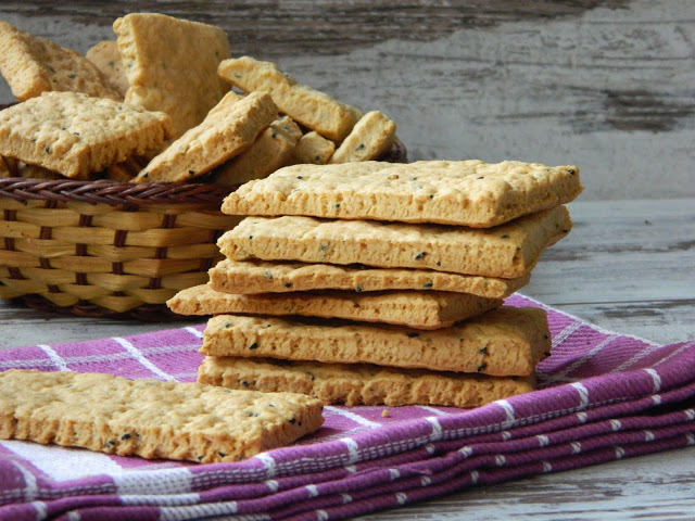 Biscuiti picanti cu negrilica