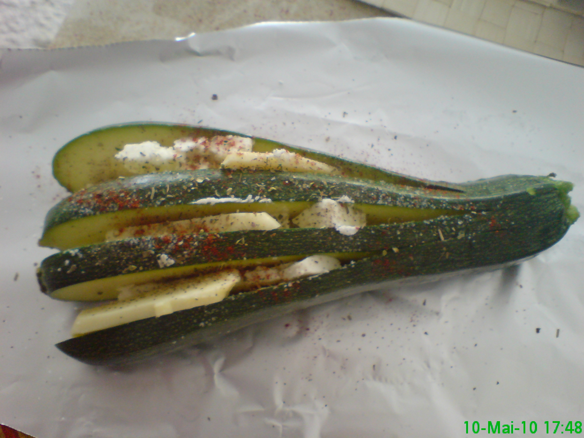 Zucchini umplut cu feta