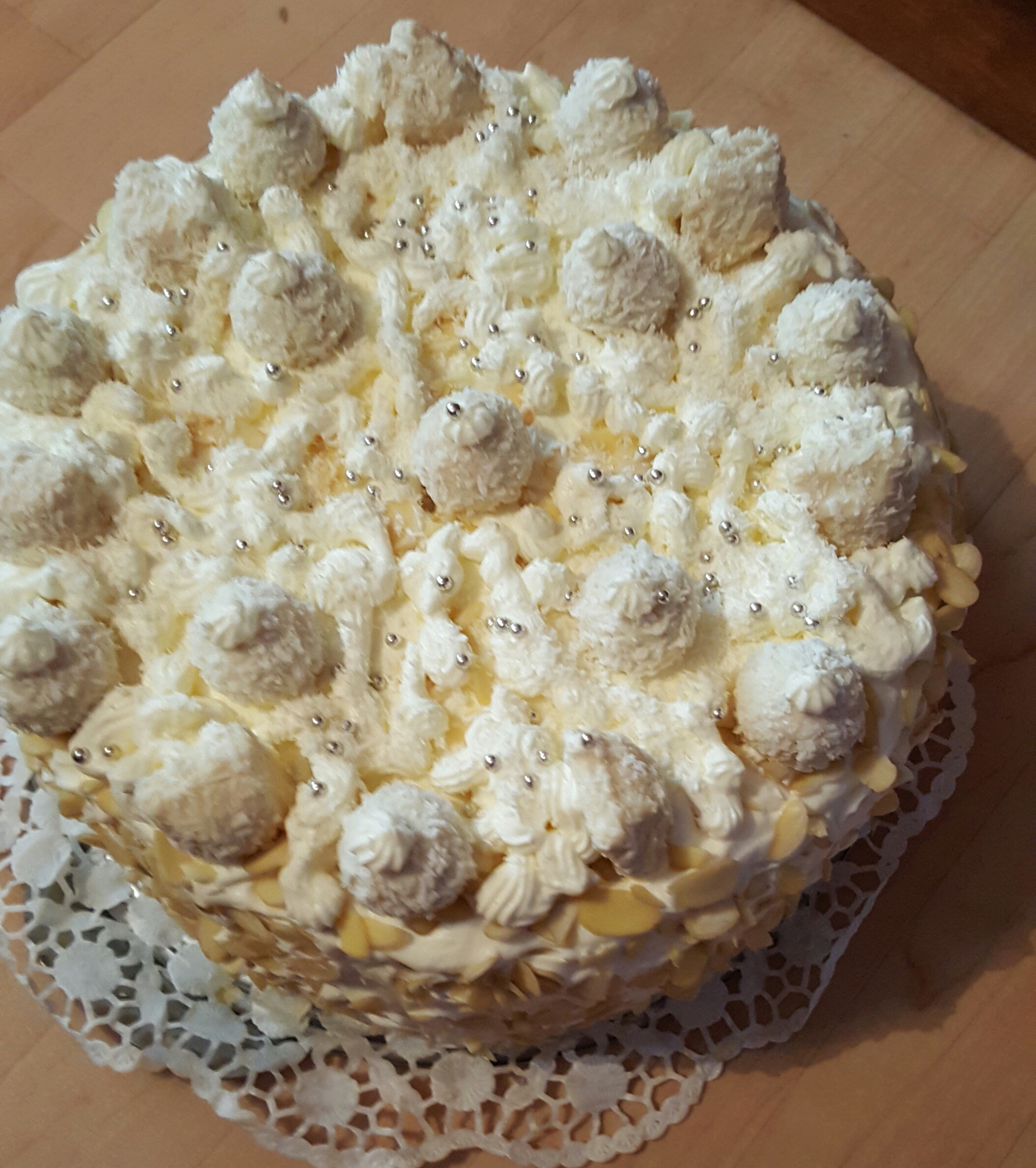 Tort Raffaelo