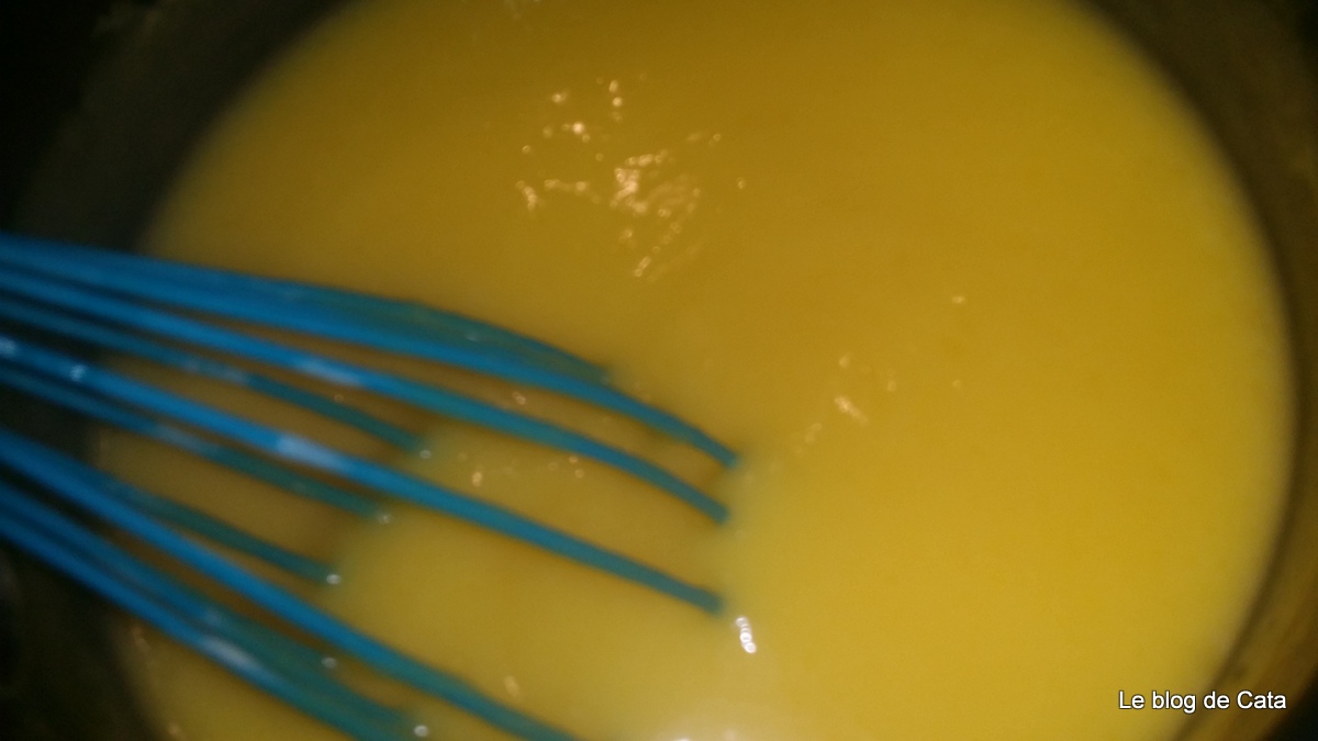 Rulada cu lemon curd si bezea