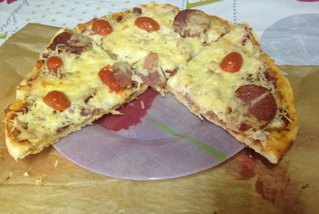 Pizza cu ce ai prin frigider