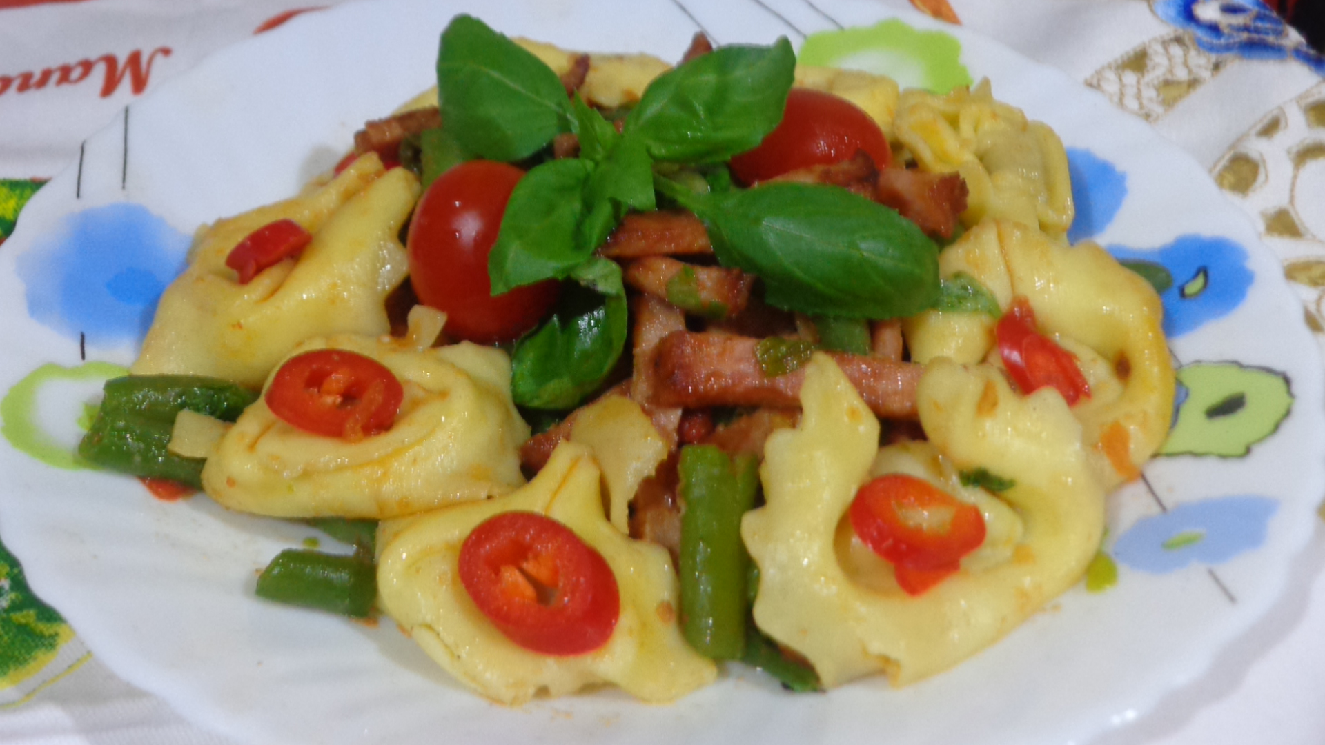 Tortellini cu fasole verde si muschiulet de porc