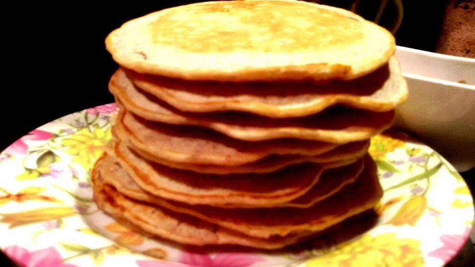 Pancakes cu capsuni si fulgi de ovaz