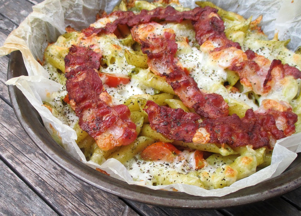 Penne cu bacon si pesto la cuptor