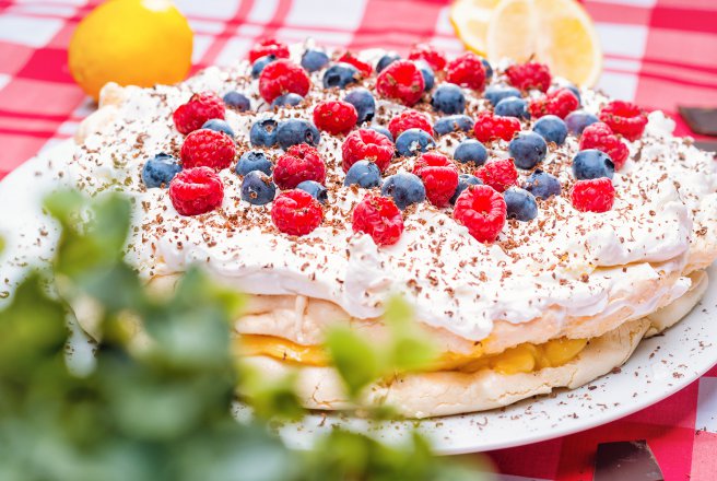 Pavlova cu crema de whiskey Baileys