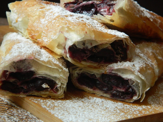 Strudel cu cirese