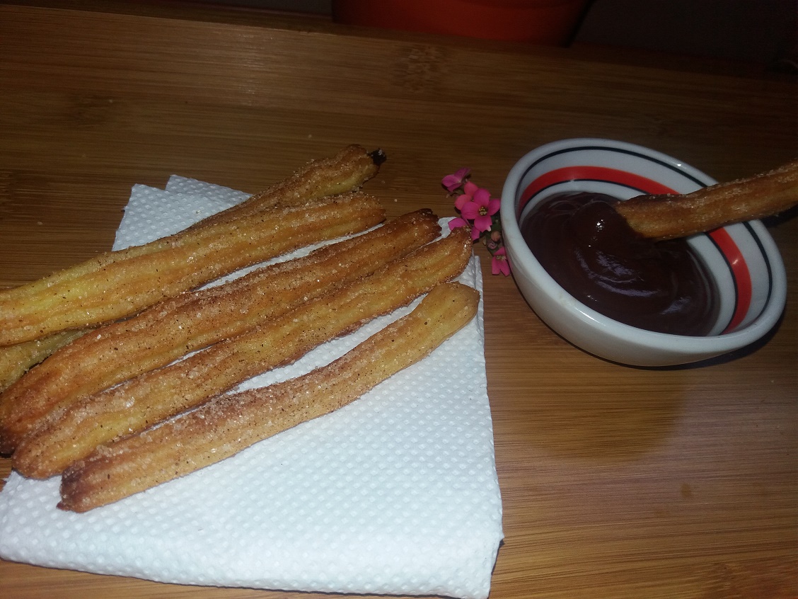 Churros cu sos de ciocolata