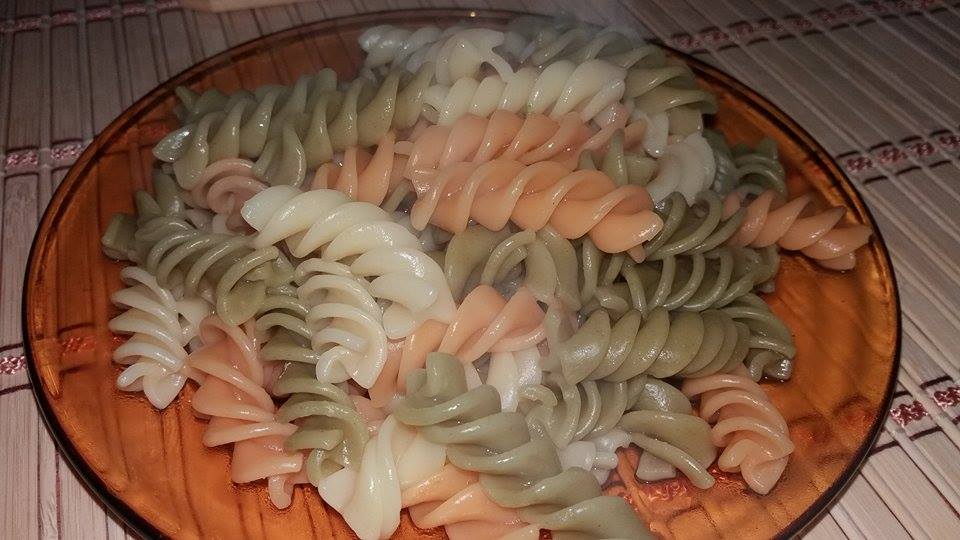 Paste tricolore cu muschi de porc