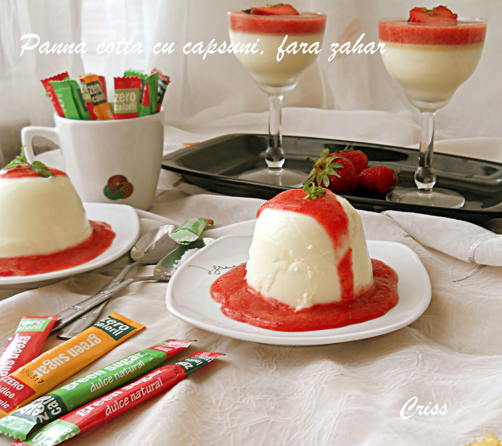 Panna cotta cu sos de capsuni