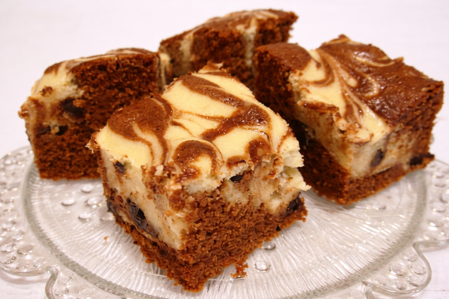 Prajitura marmorata cu branza