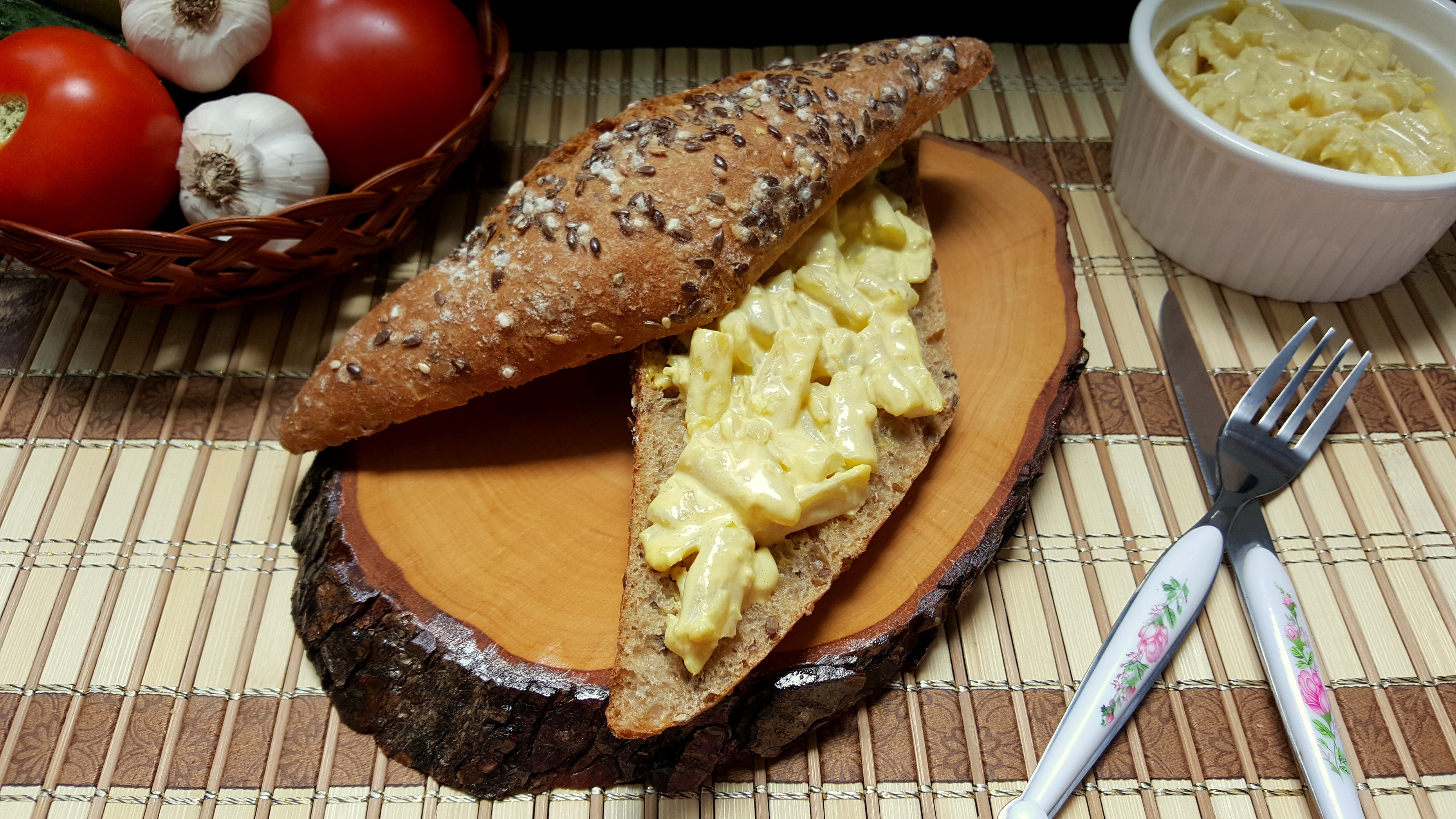 Salata de teci de fasole cu maioneza si usturoi