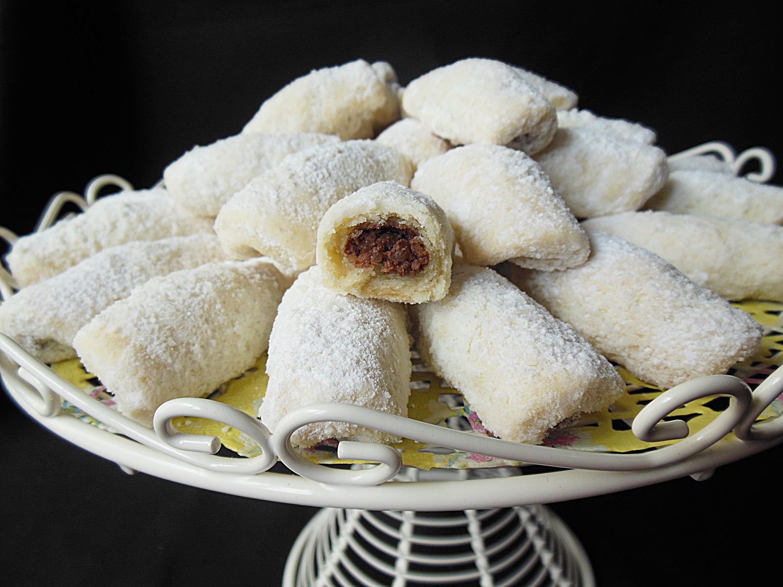 Desert cornulete de zapada (cu umplutura de nuca)